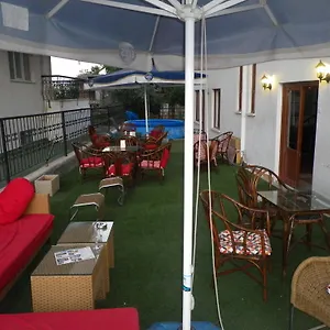 ** Otel Oez Mert Türkiye